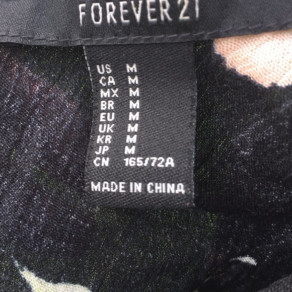 🌸 Forever 21 flower romper 🌸 - Picture 3 of 6